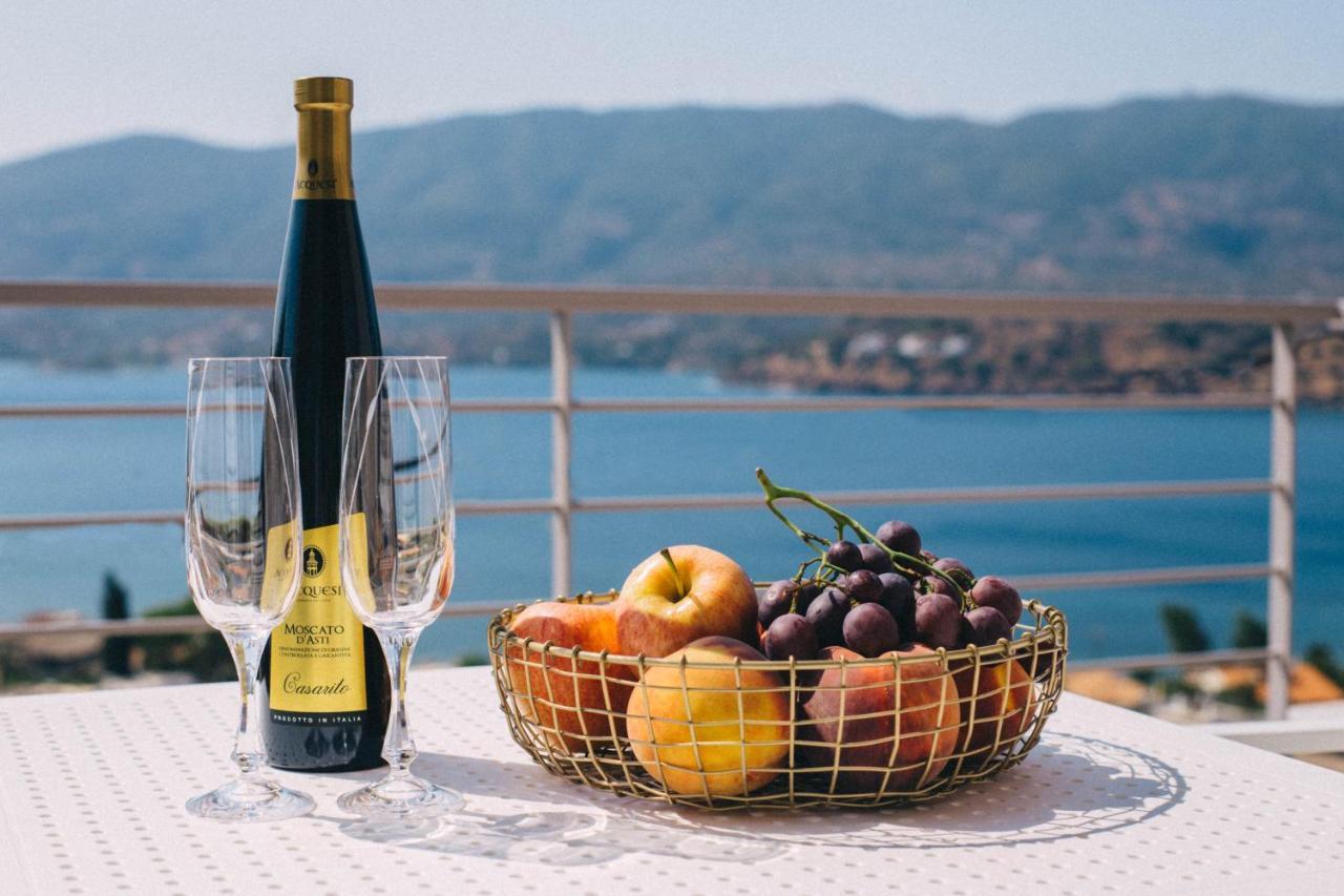 Kalavria Luxury Suites - Magnificent Sea View Of Poros Pórosz Kültér fotó
